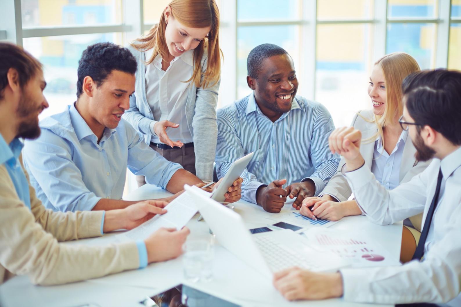 Detaillierte Darstellung eines SEO-Audit-Prozesses mit verschiedenen Analysephasen